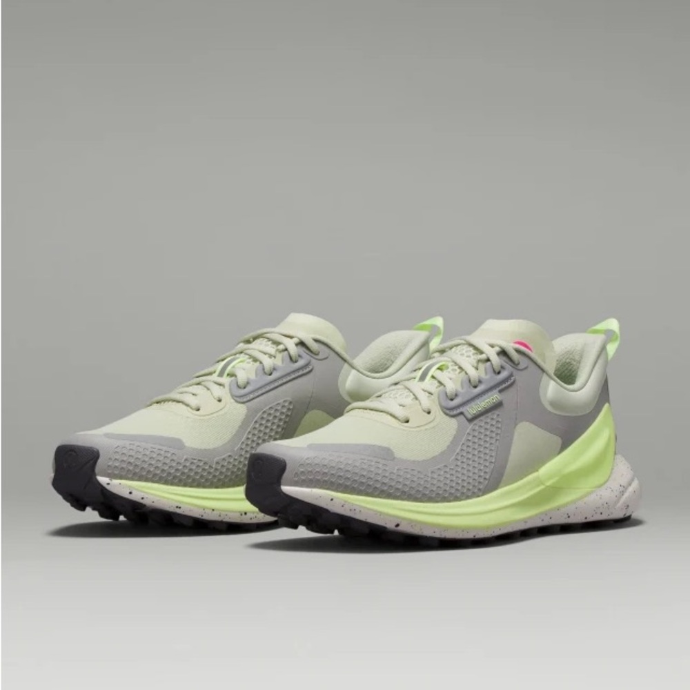 Lululemon Blissfeel trail running shoes women’s sz 6.5